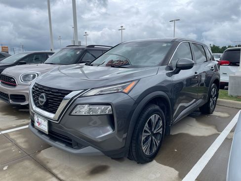 Used 2022 Nissan Rogue SV FWD image 1