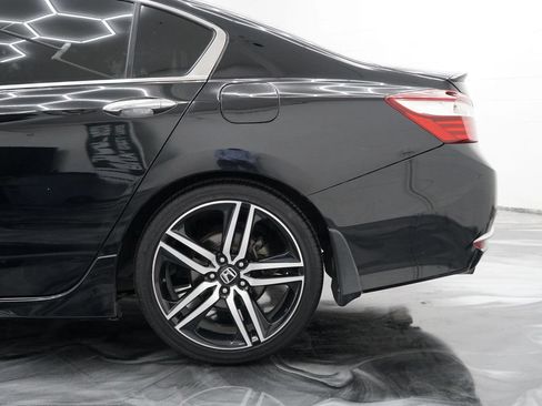 Used 2017 Honda Accord Sport image 11