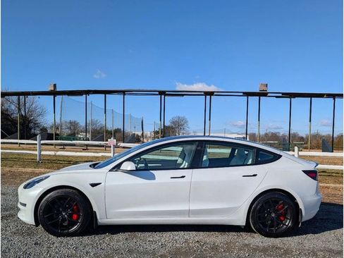 Used 2023 Tesla Model 3 Performance image 4