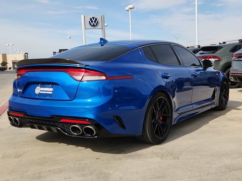 Used 2022 Kia Stinger GT1 RWD image 7