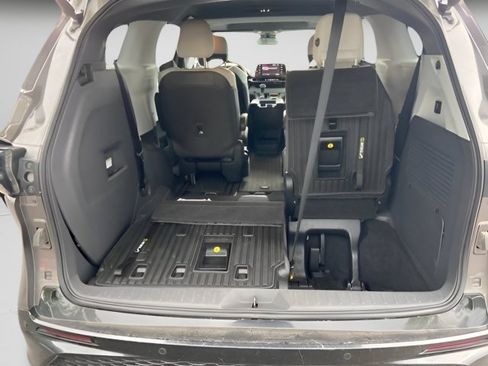 Used 2022 Toyota Sienna XSE w/ XSE Plus Package AWD/4WD image 15