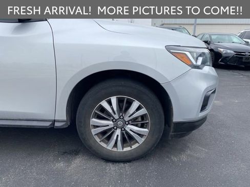 Used 2019 Nissan Pathfinder SV image 8