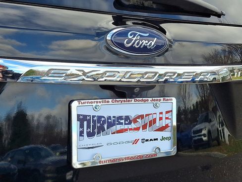 Used 2016 Ford Explorer XLT w/ Equipment Group 202A image 16