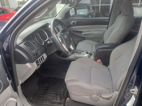 Used 2014 Toyota Tacoma 4x4 Double Cab w/ TRD Sport Package image 4
