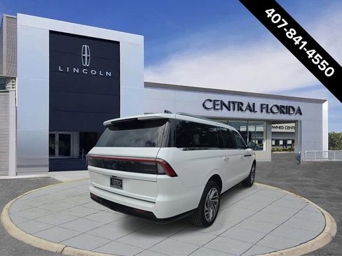 New 2026 Lincoln Navigator L Reserve AWD/4WD image 3