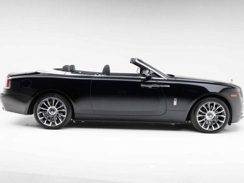 Used 2019 Rolls-Royce Dawn RWD image 13
