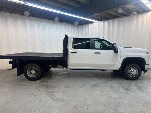 Used 2025 Chevrolet Silverado 3500 W/T w/ WT Convenience Package image 5