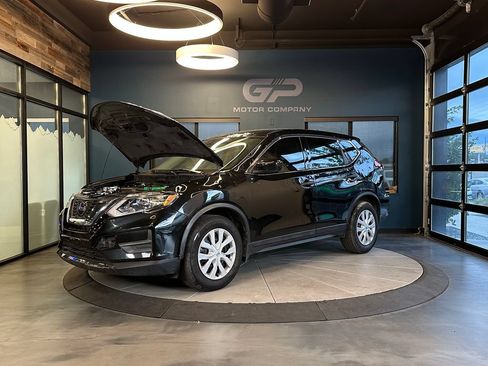 Used 2019 Nissan Rogue S FWD image 24