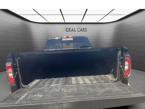 Used 2017 GMC Sierra 1500 SLT w/ SLT Premium Package AWD/4WD image 9