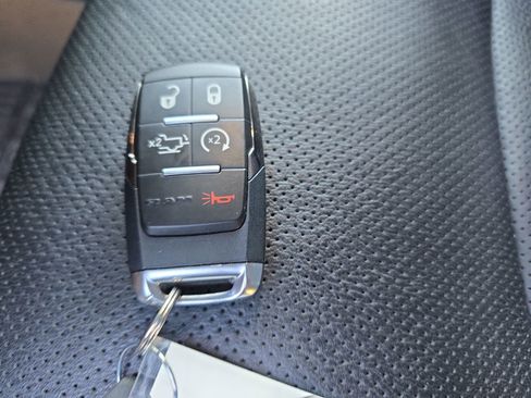 Used 2024 RAM 2500 Limited image 38