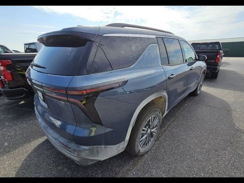 Used 2025 Chevrolet Traverse LT w/ LPO, Floor Liner Package AWD/4WD image 3