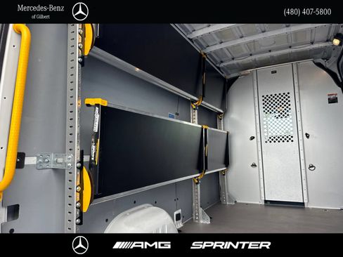 Used 2022 Mercedes-Benz Sprinter 2500 image 8