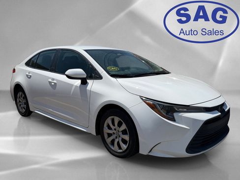 Used 2023 Toyota Corolla LE FWD image 2