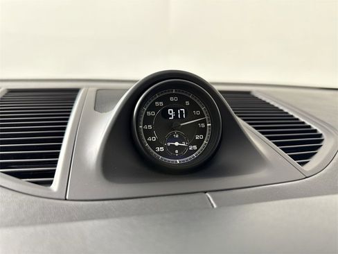 Certified 2022 Porsche Macan S image 29