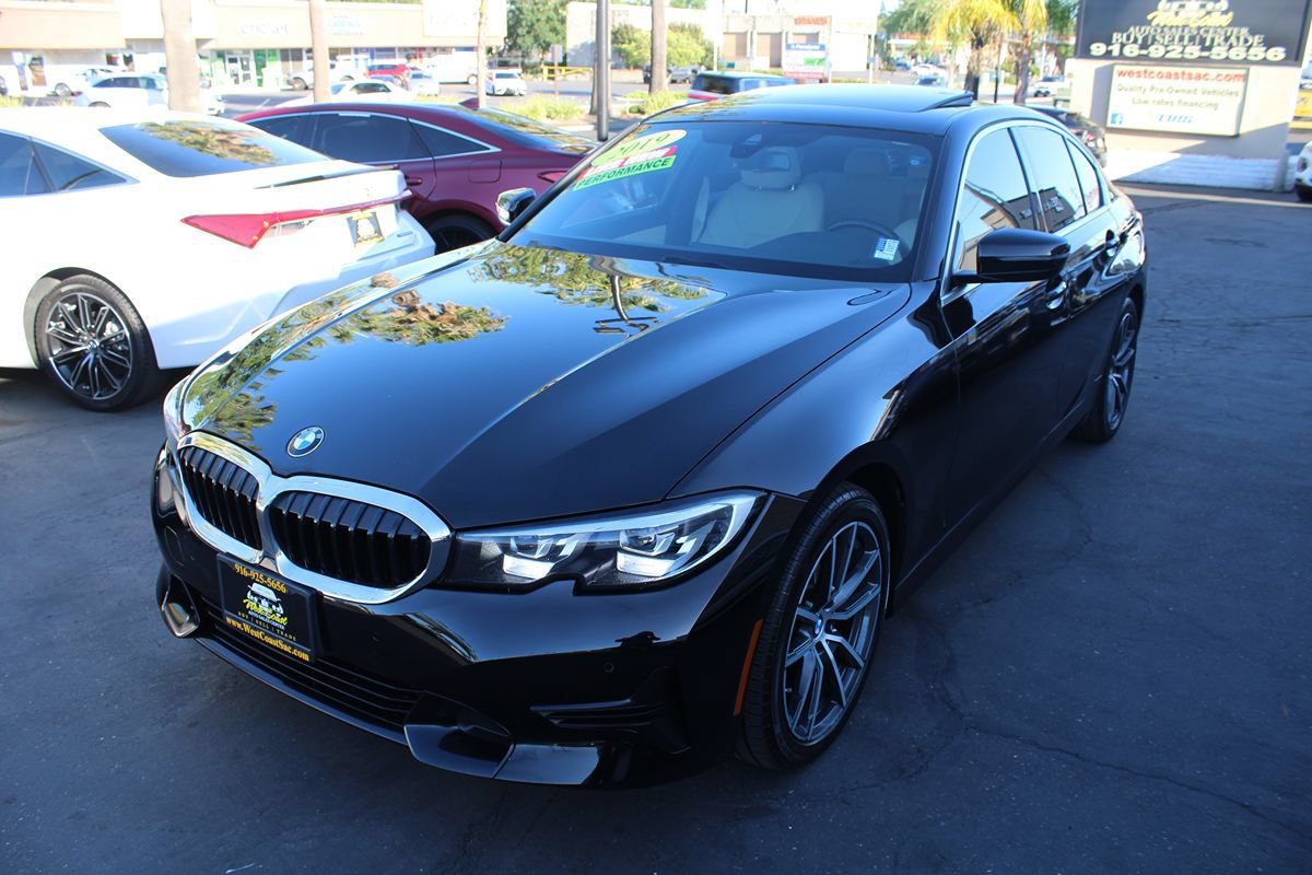 Used 2019 BMW 330i Sedan w/ Driving Assistance Package RWD image 4