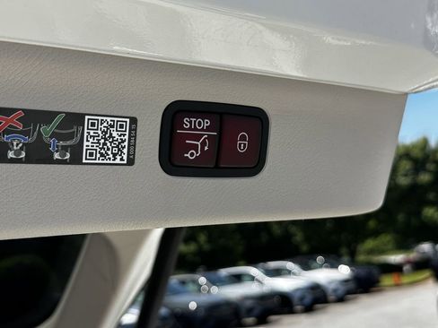 Certified 2023 Mercedes-Benz EQS 580 4MATIC SUV image 22