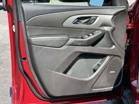 Used 2020 Chevrolet Traverse LT w/ LT Premium Package AWD/4WD image 7