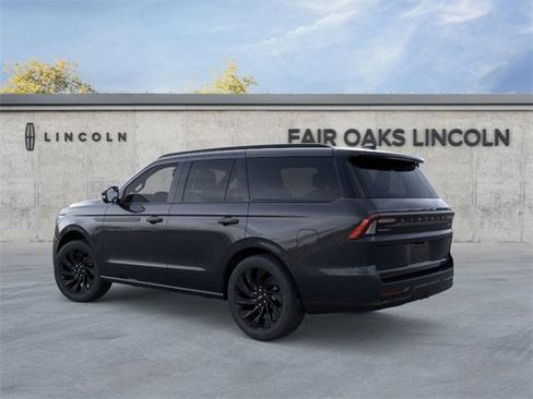 New 2025 Lincoln Navigator Reserve w/ Jet Appearance Package image 4
