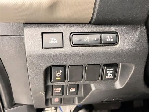 Used 2022 Nissan Frontier SV image 15