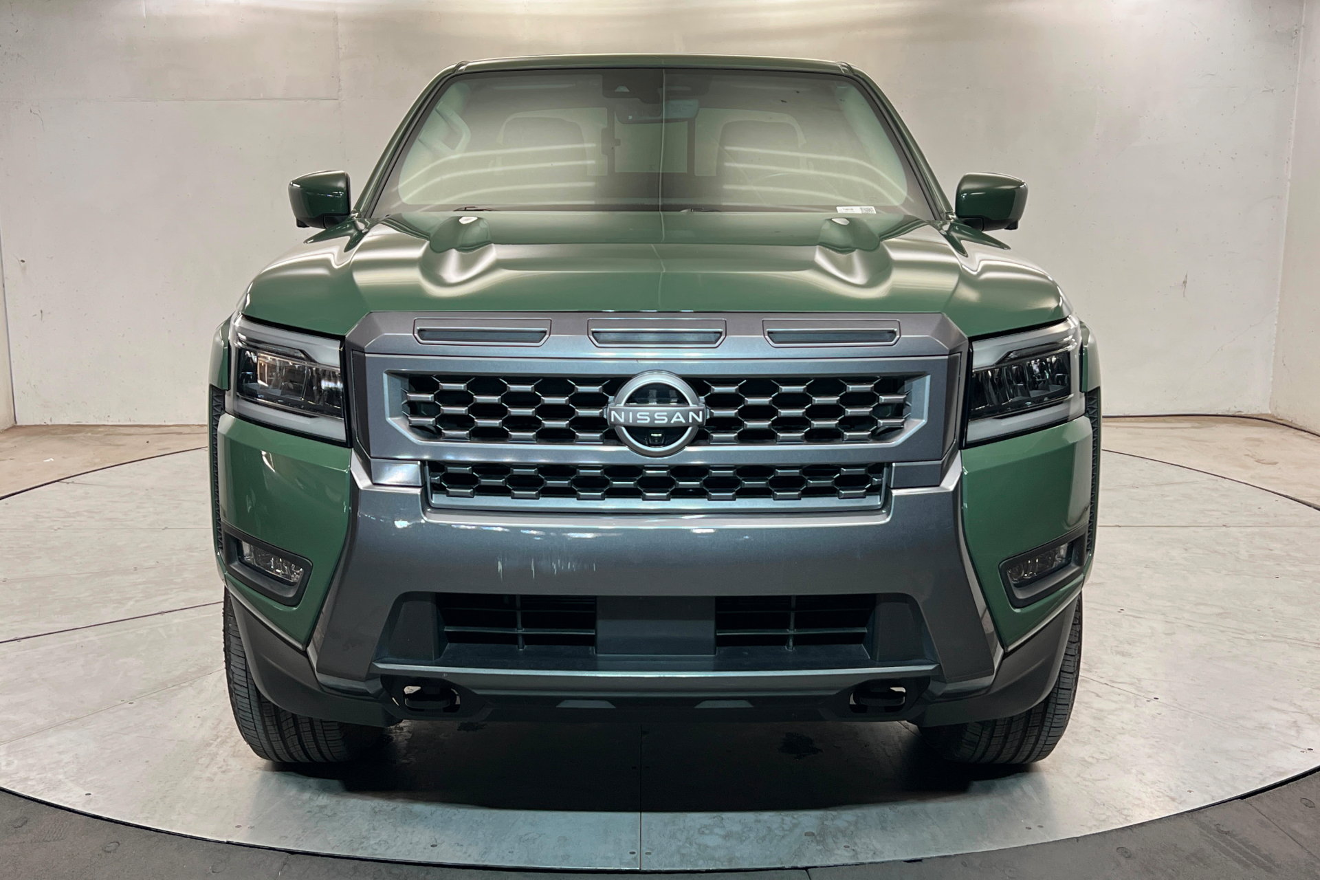 Used 2025 Nissan Frontier SL AWD/4WD image 9