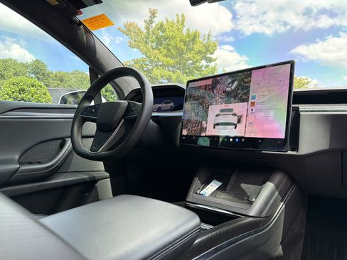 Used 2023 Tesla Model X Plaid AWD/4WD image 6