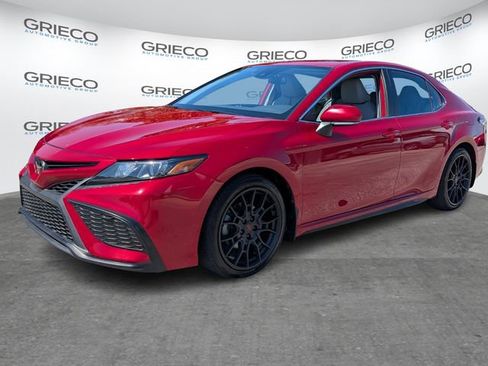 Used 2022 Toyota Camry SE w/ TRD Appearance Package (TMS) image 3