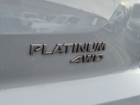 New 2026 Nissan Pathfinder Platinum image 7