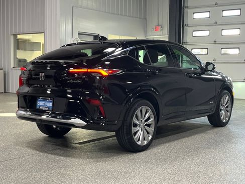Certified 2024 Buick Envista Avenir image 4