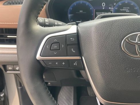 Used 2025 Toyota Grand Highlander AWD image 14