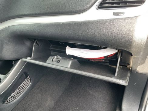 Used 2020 Dodge Journey SE w/ SE Popular Equipment Group image 33