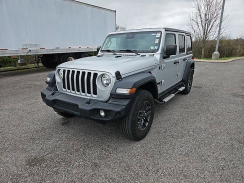Used 2024 Jeep Wrangler Sport S image 3