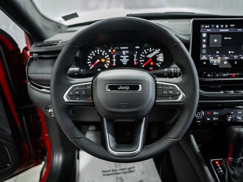 New 2026 Jeep Compass Latitude image 28