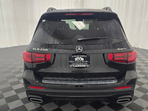 New 2026 Mercedes-Benz GLB 250 4MATIC image 5