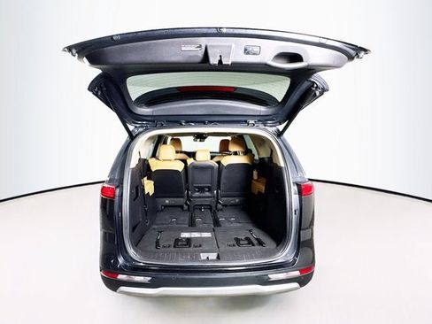 Certified 2024 Kia Carnival EX image 26