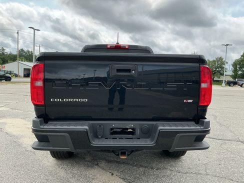 Certified 2022 Chevrolet Colorado W/T w/ Custom Special Edition AWD/4WD image 4
