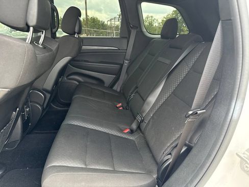 Used 2021 Jeep Grand Cherokee Laredo AWD/4WD image 10