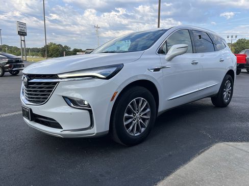 Used 2024 Buick Enclave Premium image 1