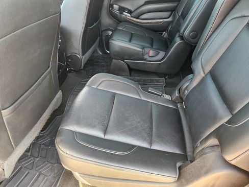 Used 2018 Chevrolet Suburban LT AWD/4WD image 31