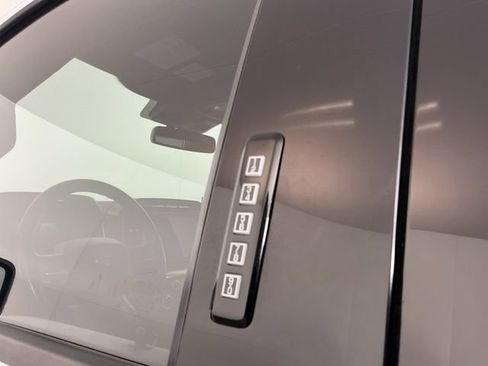 Used 2022 Ford F150 Lariat AWD/4WD image 11