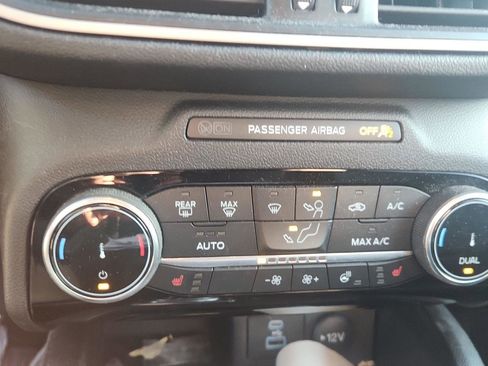 Used 2022 Ford Escape SEL w/ Technology Package image 17