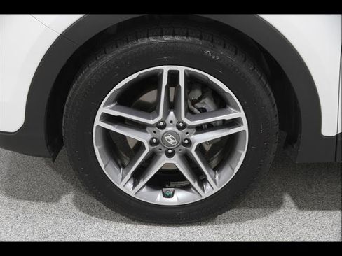 Used 2019 Hyundai Santa Fe XL AWD/4WD image 24