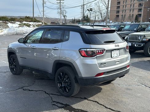 Certified 2022 Jeep Compass Altitude w/ Sun and Sound Group image 5