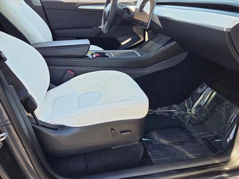Used 2023 Tesla Model Y Long Range image 20