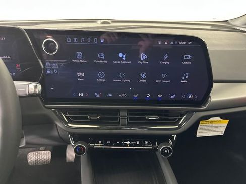 Used 2024 Chevrolet Equinox EV RS image 21