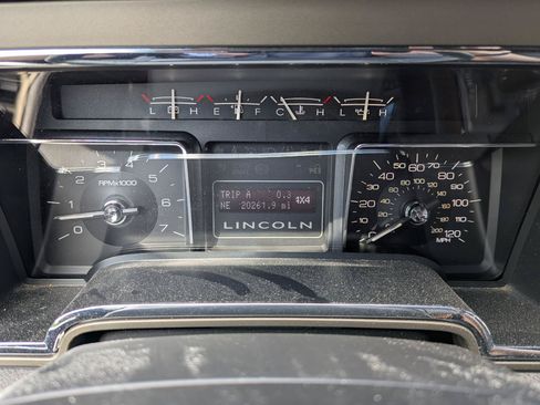 Used 2013 Lincoln Navigator L 4WD image 4