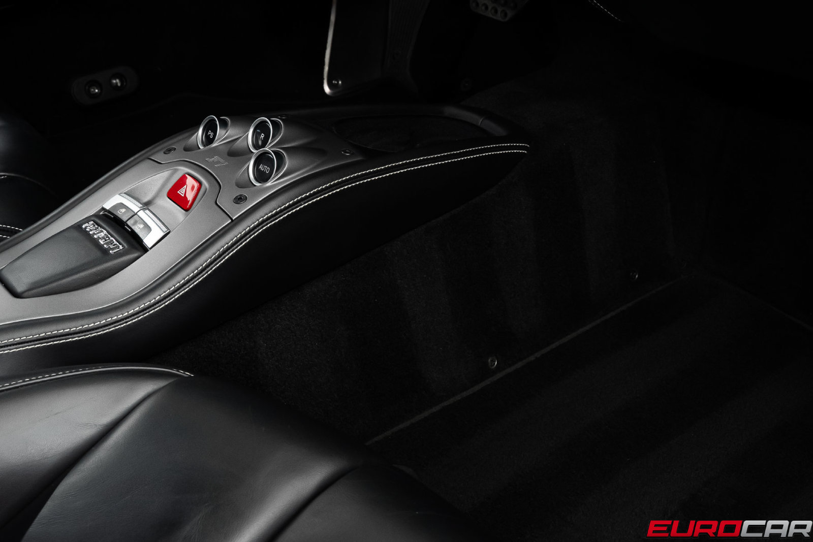 Used 2015 Ferrari 458 Italia Coupe RWD image 38