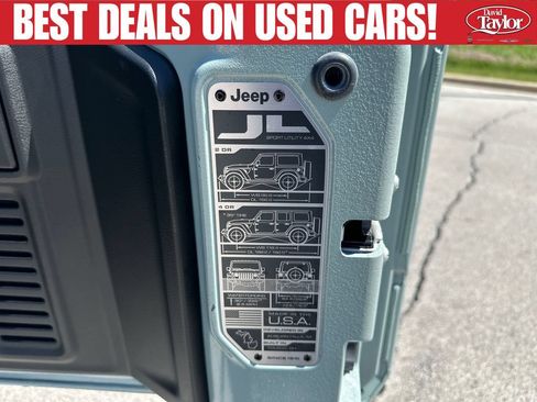 Used 2023 Jeep Wrangler Sport AWD/4WD image 36