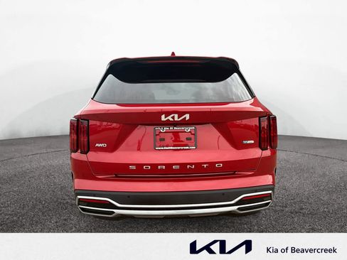 Used 2022 Kia Sorento SX w/ Panoramic Sunroof Package image 4