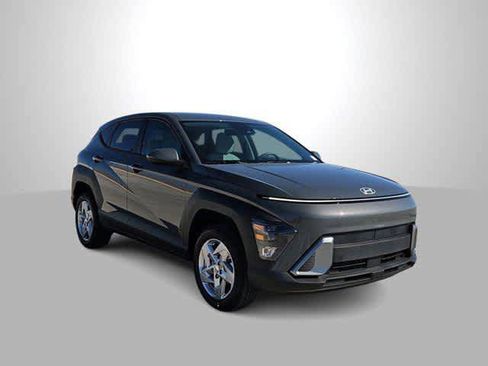 New 2026 Hyundai Kona SE image 2