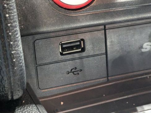 Used 2017 Ford Mustang Premium image 18